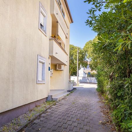 Apartment Stellina Stinjan Exterior photo